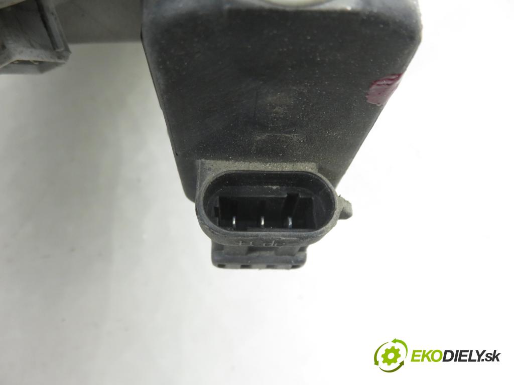 OPEL VIVARO A Skrzynia (X83) FURGON 2004 74,00 1.9 DTI - F9Q 760 1870,00 světlo LP 91165719 ; 7700311371 ; 89308690