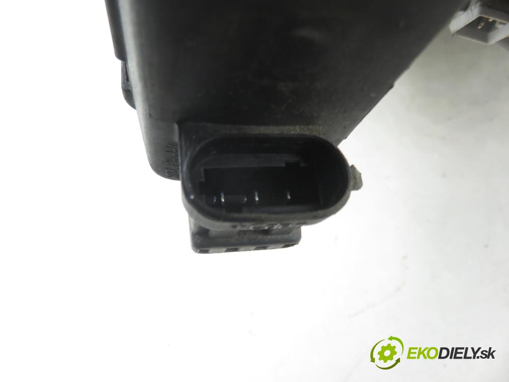 OPEL VIVARO A Skrzynia (X83) FURGON 2004 74,00 1.9 DTI - F9Q 760 1870,00 světlo PP 91165719 ; 7700311372 ; 89308700