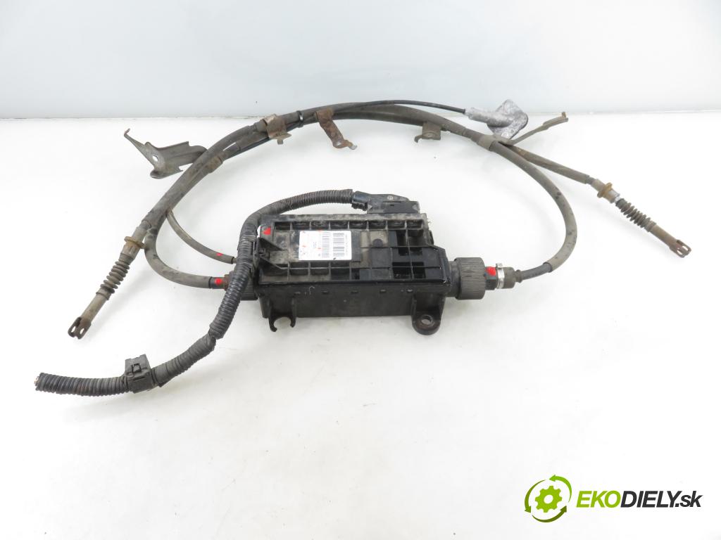 TOYOTA AVENSIS sedan (_T27_) SEDAN 2016 105,00 2.0 D-4D (WWT271_) - 2WW 1995,00 BRZDA: ručně elektrický 4630005041 ; 10220201644