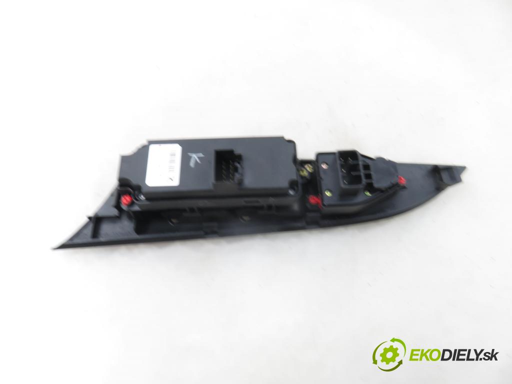 MAZDA 3 (BK) HB 2004 77,00 1.6 - B6ZE 1598,00 Panel ovládaní oken 3123000BP4L