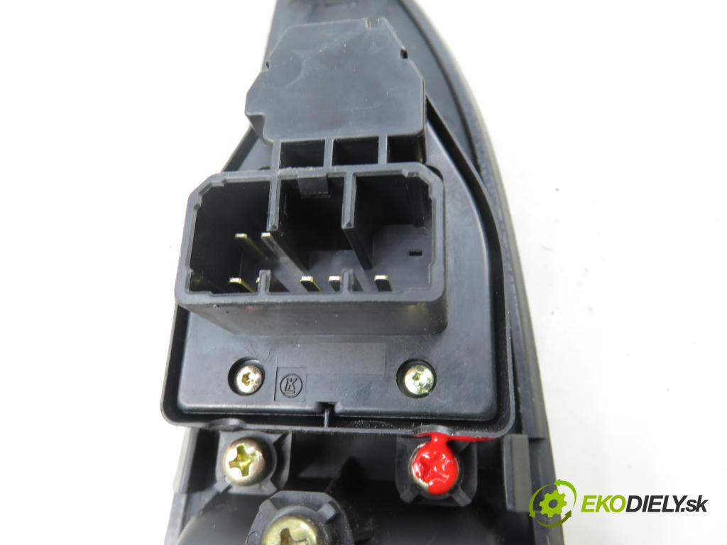 MAZDA 3 (BK) HB 2004 77,00 1.6 - B6ZE 1598,00 Panel ovládaní oken 3123000BP4L