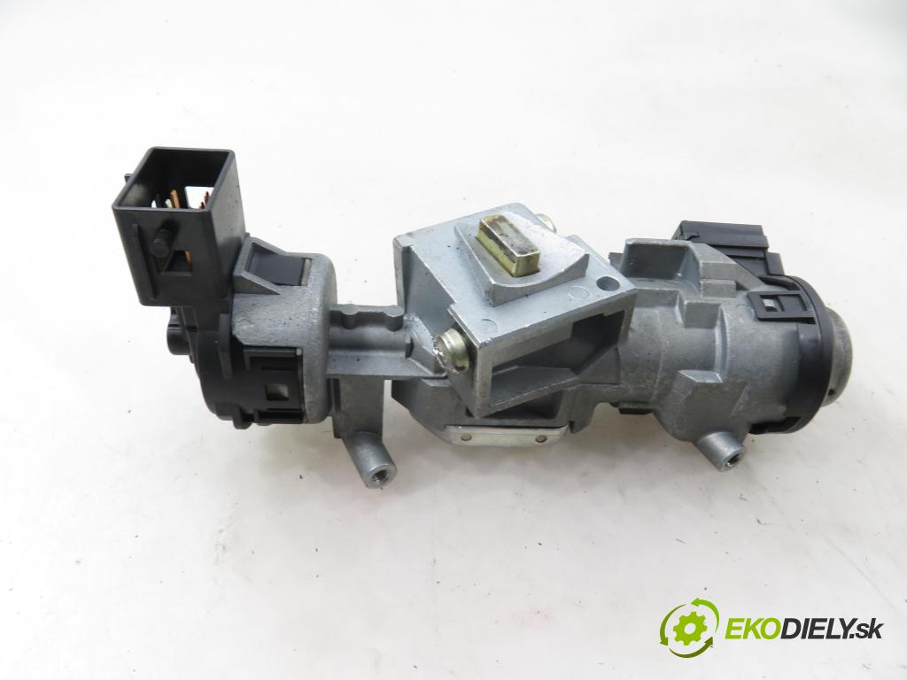 MAZDA 3 (BK) HB 2004 77,00 1.6 - B6ZE 1598,00 spinačka / zámky 3M513F880AA