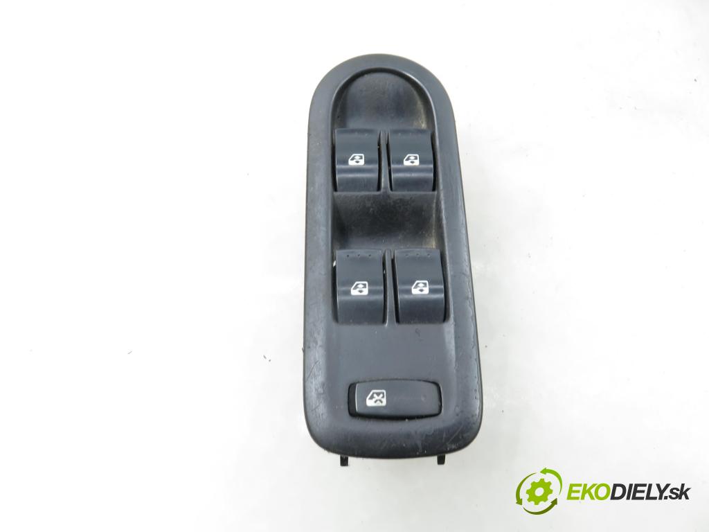 RENAULT GRAND SCENIC II (JM0/1_) MINIVAN 2004 88,00 1.9 dCi 120 - F9Q 812 1870,00 Panel ovládaní oken 156018070 ; 156018070C