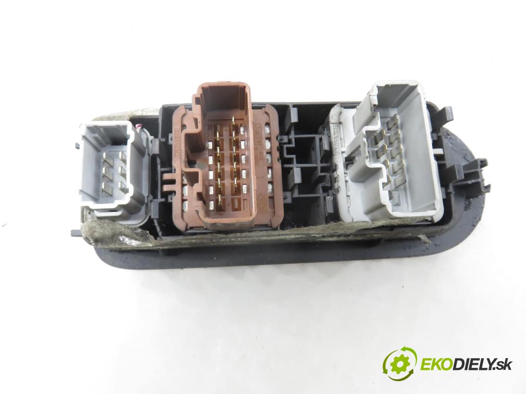 RENAULT GRAND SCENIC II (JM0/1_) MINIVAN 2004 88,00 1.9 dCi 120 - F9Q 812 1870,00 Panel ovládaní oken 156018070 ; 156018070C