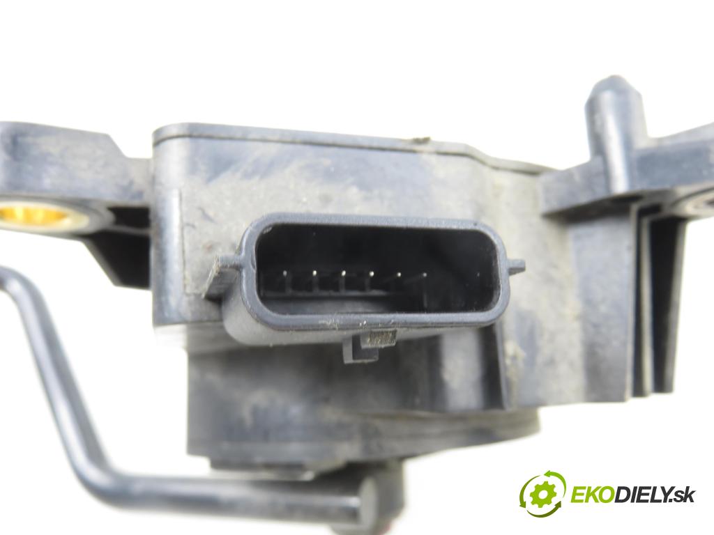 RENAULT GRAND SCENIC II (JM0/1_) MINIVAN 2004 88,00 1.9 dCi (JM0G, JM12, JM1G, JM2C) - F9Q 812 1870,00 Potenciometer plynu 8200159647B (Potenciometer plynového pedálu)
