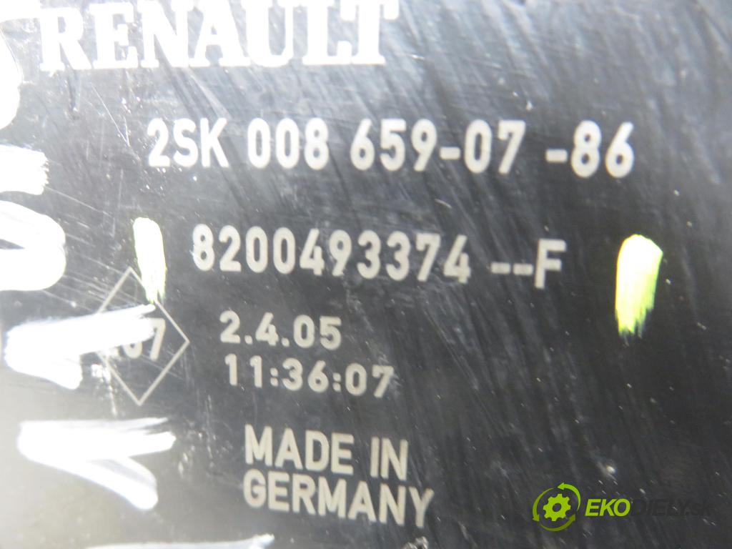 RENAULT GRAND SCENIC II (JM0/1_) MINIVAN 2004 88,00 1.9 dCi (JM0G, JM12, JM1G, JM2C) - F9Q 812 1870,00 světlo levé zadní 8200493374 ; 8200493374F
