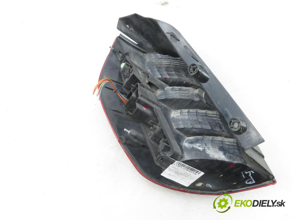 RENAULT GRAND SCENIC II (JM0/1_) MINIVAN 2004 88,00 1.9 dCi (JM0G, JM12, JM1G, JM2C) - F9Q 812 1870,00 světlo pravé zadní 8200493375 ; 8200493375F