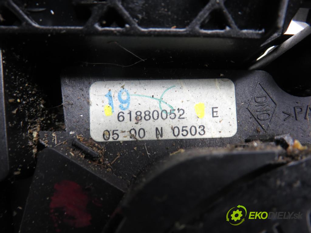 RENAULT GRAND SCENIC II (JM0/1_) MINIVAN 2004 88,00 1.9 dCi 120 - F9Q 812 1870,00 páčka/prepínač 8200127728 ; 61880052