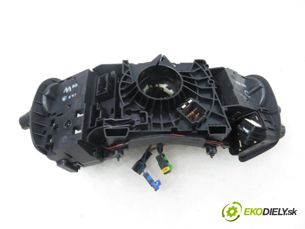 RENAULT GRAND SCENIC II (JM0/1_) MINIVAN 2004 88,00 1.9 dCi 120 - F9Q 812 1870,00 páčka/prepínač 8200127728 ; 61880052