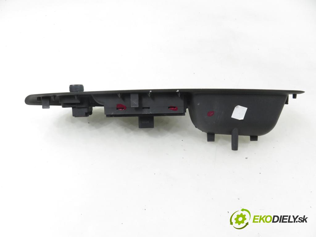 VW GOLF PLUS (5M1, 521) MINIVAN 2005 77,00 1.9 TDI - BLS 1896,00 Panel ovládania okien 5M1867371B ; 1K4959857 ; 1K0959565F