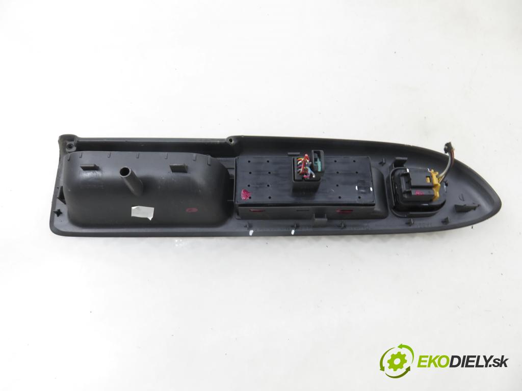 VW GOLF PLUS (5M1, 521) MINIVAN 2005 77,00 1.9 TDI - BLS 1896,00 Panel ovládania okien 5M1867371B ; 1K4959857 ; 1K0959565F