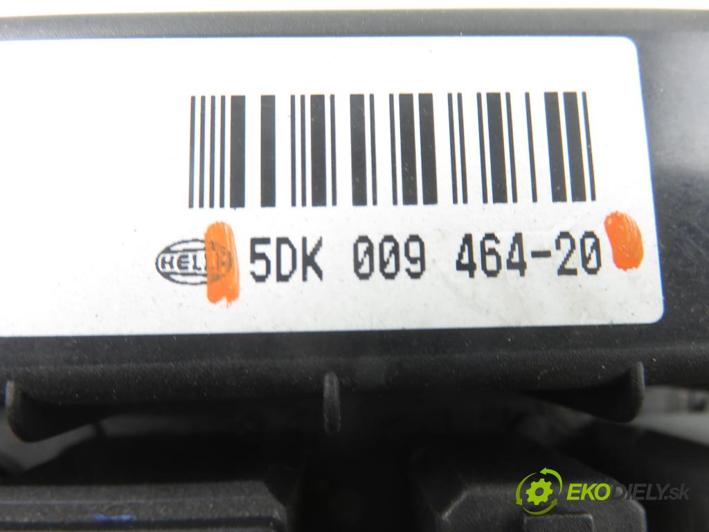 OPEL ASTRA H GTC (L08) HB 2007 66,00 1.4 - Z 14 XEP 1364,00 skříňka POJISTKY: 13250231 ; 5DK00946420