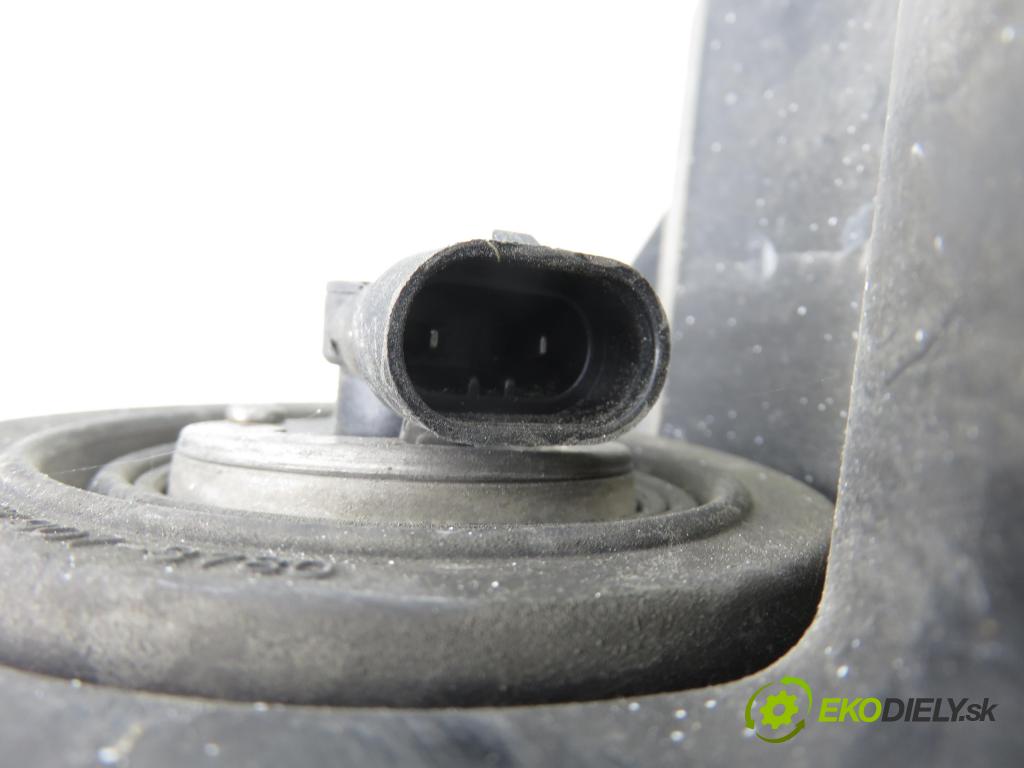 TOYOTA COROLLA Verso (ZER_, ZZE12_, R1_) MINIVAN 2005 85,00 2.0 D-4D (CUR10_) - 1CD-FTV 1995,00 světlo PP