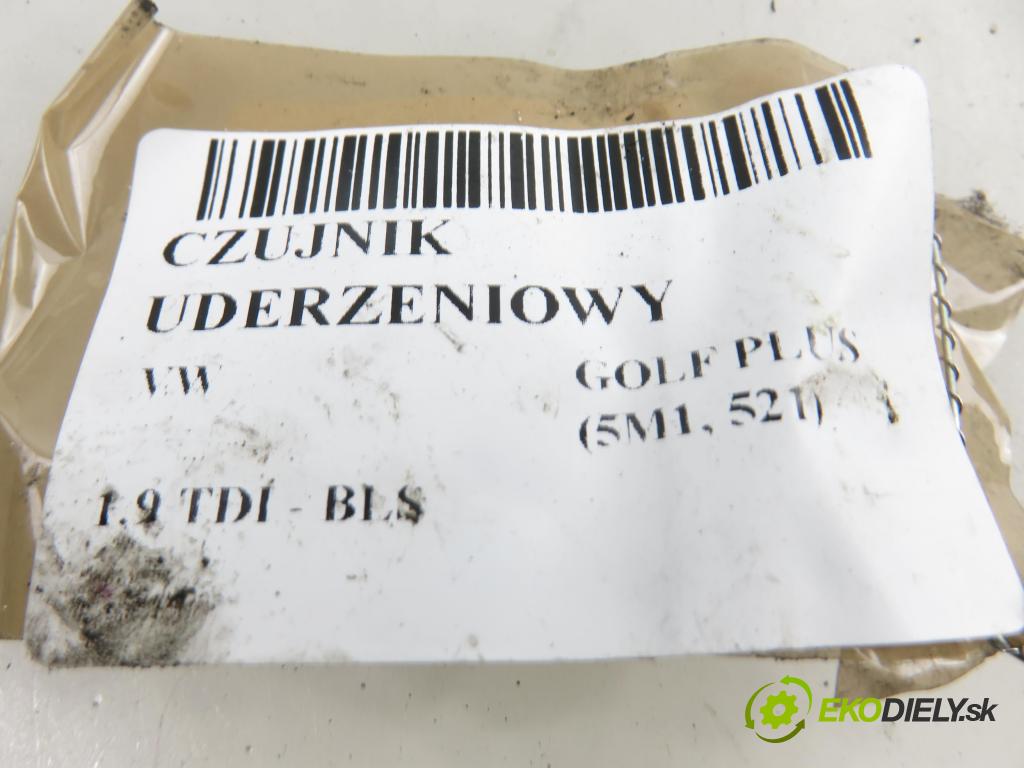 VW GOLF PLUS (5M1, 521) MINIVAN 2005 77,00 1.9 TDI - BLS 1896,00 Snímač nárazu 5WK43581 ; 5M0909606 (Snímač nárazu)