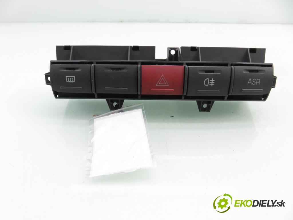 CITROEN JUMPER Skrzynia (244) FURGON 2006 74,00 2.2 HDi - 4HY (DW12UTED) 2179,00 prepínač výstražných (núdzových) 7353387630