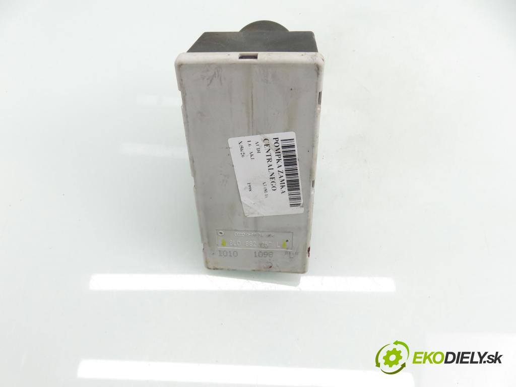 AUDI A3 (8L1) HB 1998 74,00 1.6 - AKL 1595,00 motorek zámku centrálního 8L0862257L