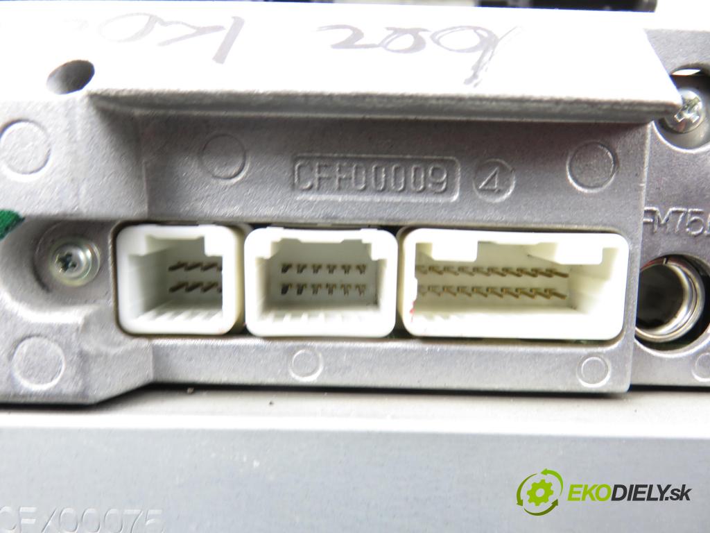 TOYOTA COROLLA Verso (ZER_, ZZE12_, R1_) MINIVAN 2005 85,00 2.0 D-4D (CUR10_) - 1CD-FTV 1995,00 RADIO CD 861200F010