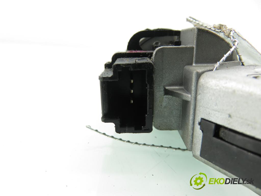 PEUGEOT 307 (3A/C) HB 2007 80,00 1.6 HDi 110 - 9HZ (DV6TED4) 1560,00 spinačka 36410600 ; 9663123280 (Spínacia skrinka)