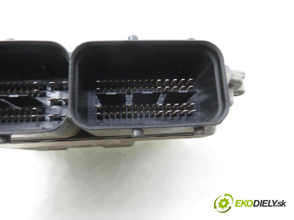 ALFA ROMEO 147 (937_) HB 2006 110,00 1.9 JTDM 16V (937.AXN1B, 937.BXN1B) - 937 A5.000 1910,00 řídící jednotka motora 0281012966 ; 55205067