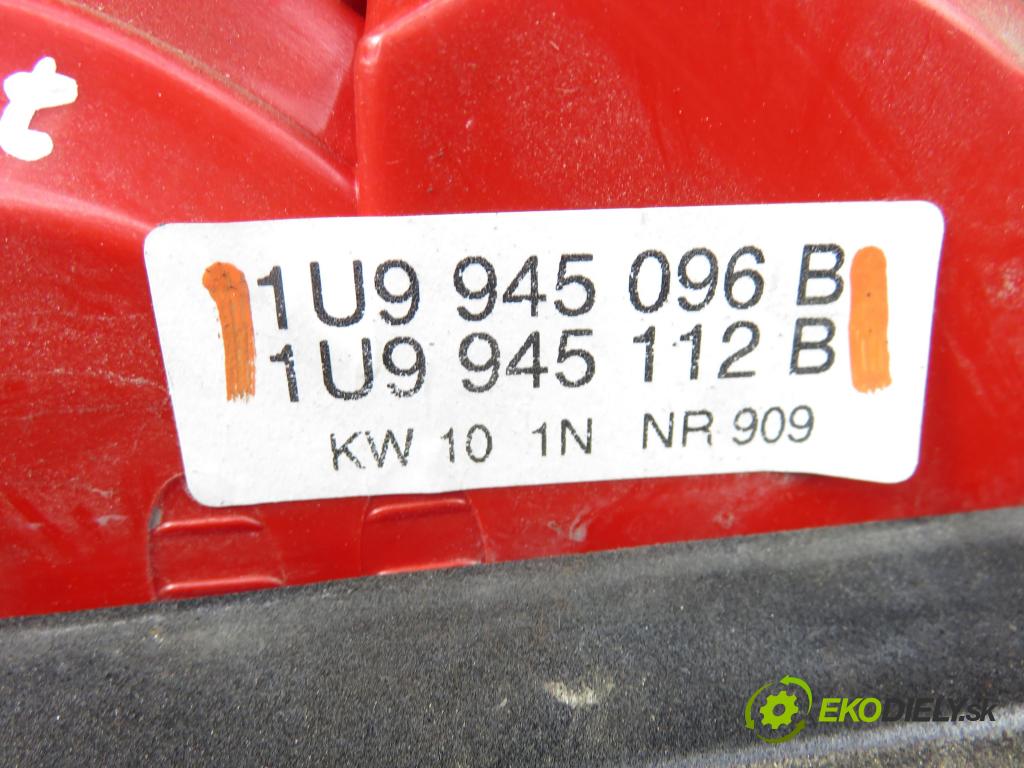 SKODA OCTAVIA I Combi (1U5) KOMBI 2004 74,00 1.9 TDI - ATD 1896,00 světlo pravé zadní 1U9945096B ; 1U9945112B