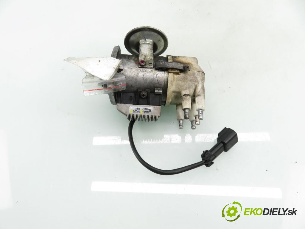 FIAT UNO (146_) HB 1993 33,00 1 - 156 A2.000 999,00 rozdělovač ZAPALOVÁNÍ SE101C ; 829R1 ; 829P1