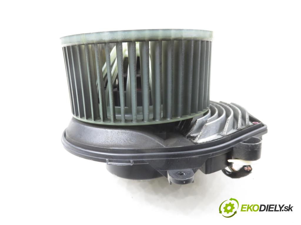 AUDI A4 (8D2, B5) SEDAN 2000 74,00 1.6 - AHL 1595,00 ventilátor větráku 740221233F
