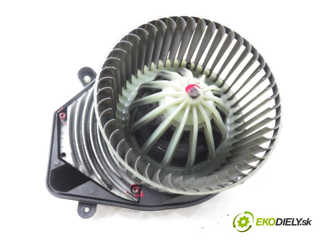 AUDI A4 (8D2, B5) SEDAN 2000 74,00 1.6 - AHL 1595,00 ventilátor větráku 740221233F
