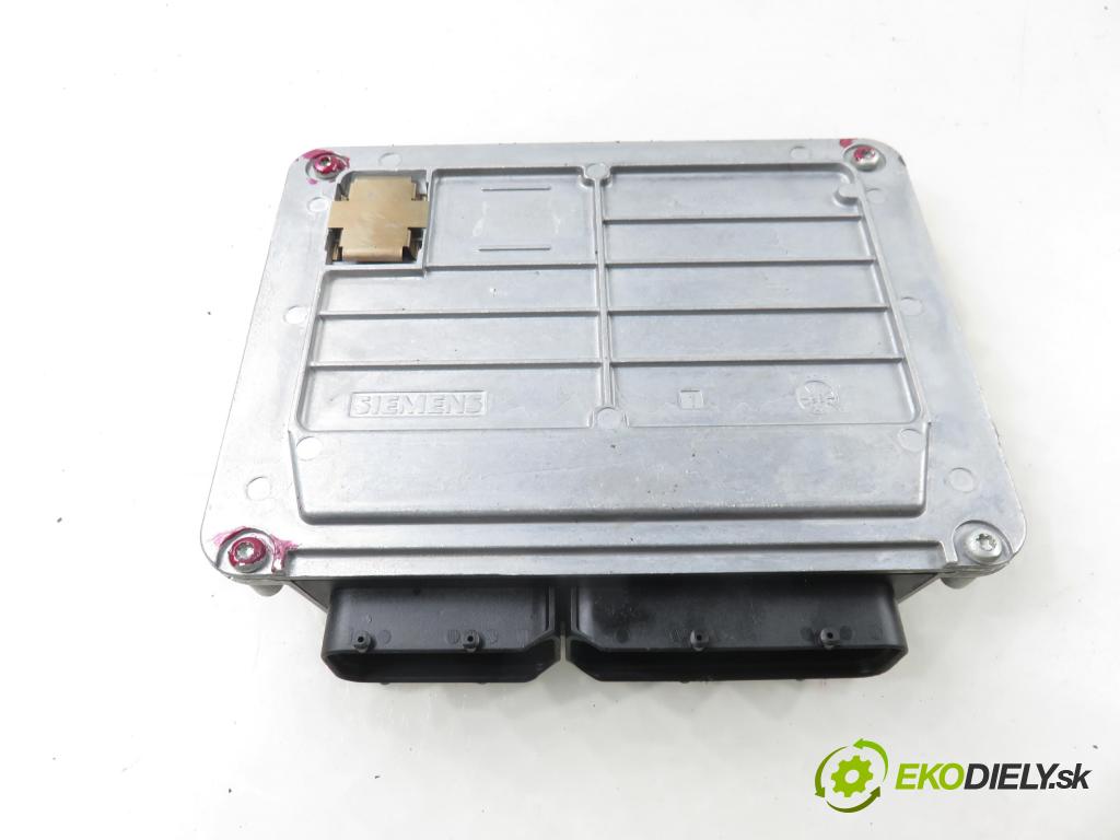 AUDI A4 (8D2, B5) SEDAN 2000 74,00 1.6 - AHL 1595,00 Riadiaca jednotka Motor 5WP4331205 ; 3B0906018A