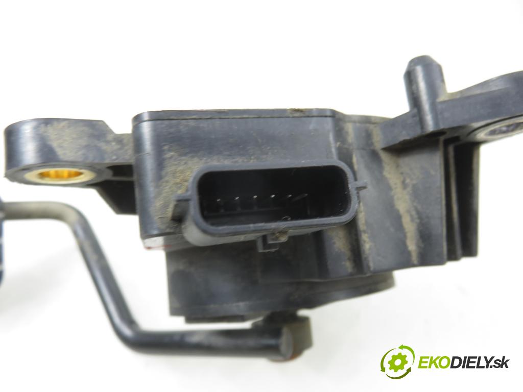 RENAULT GRAND SCENIC II (JM0/1_) MINIVAN 2004 88,00 1.9 dCi (JM0G, JM12, JM1G, JM2C) - F9Q 812 1870,00 potenciometr plynového pedálu 8200159645 (Potenciometr plynového pedálu)