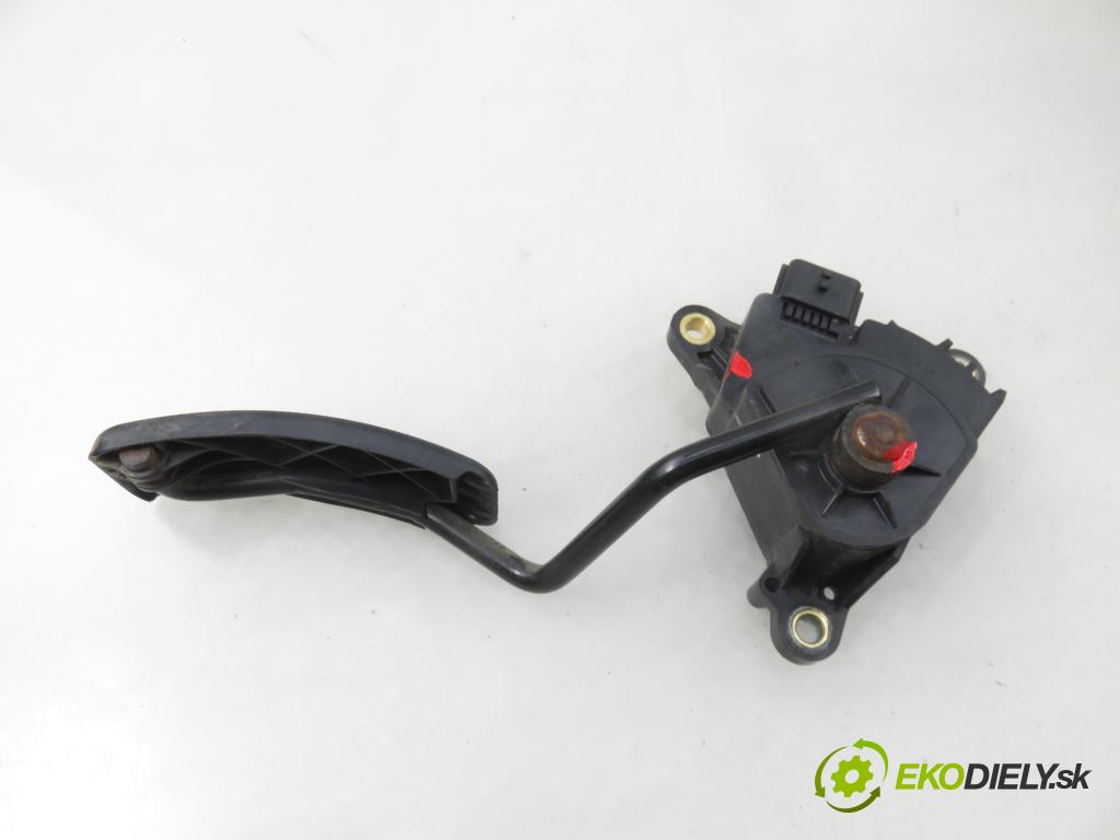 RENAULT GRAND SCENIC II (JM0/1_) MINIVAN 2004 88,00 1.9 dCi (JM0G, JM12, JM1G, JM2C) - F9Q 812 1870,00 potenciometr plynového pedálu 8200159645 (Potenciometr plynového pedálu)