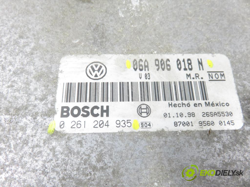 VW NEW BEETLE (9C1, 1C1) HB 1998 85,00 2 - AZJ 1984,00 řídící jednotka motora 06A906018N ; 0261204935