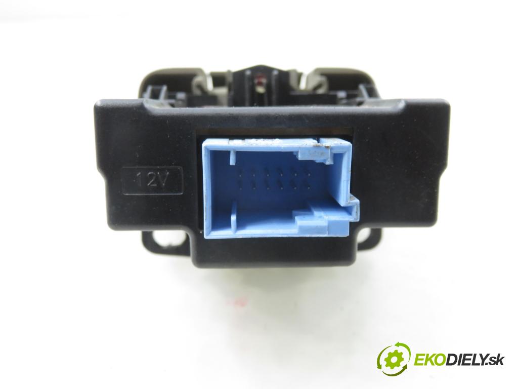 RENAULT GRAND SCENIC II (JM0/1_) MINIVAN 2004 88,00 1.9 dCi (JM0G, JM12, JM1G, JM2C) - F9Q 812 1870,00 vypínač brzdy MANUÁL 8200243681A