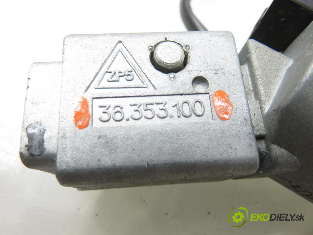 PEUGEOT 307 SW (3H) KOMBI 2005 0,00 2.0 16V - RFJ (EW10A) 1997,00 spinačka 36353100 ; 9648445180 (Spínacia skrinka)