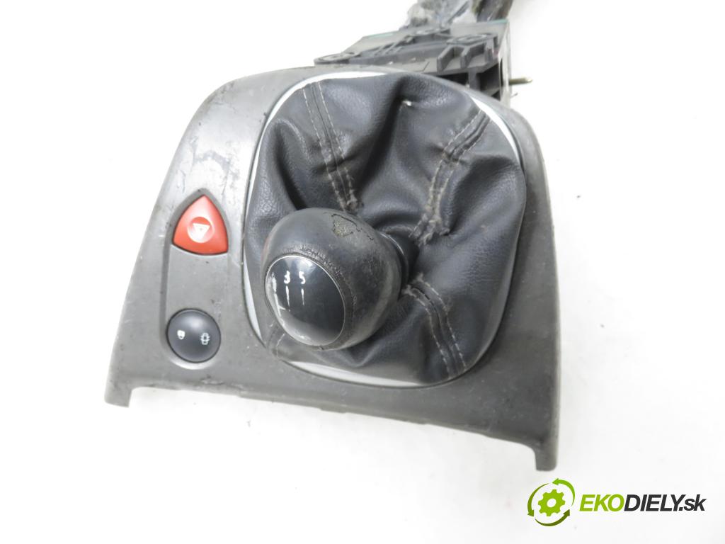 RENAULT GRAND SCENIC II (JM0/1_) MINIVAN 2004 88,00 1.9 dCi (JM0G, JM12, JM1G, JM2C) - F9Q 812 1870,00 ZVEDÁK: 8200319068