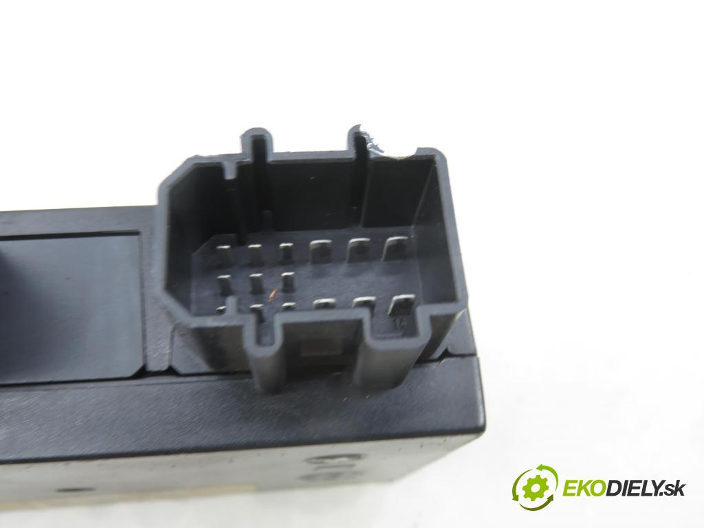 VW NEW BEETLE (9C1, 1C1) HB 1998 85,00 2 - AZJ 1984,00 MODUL komfortu 1J0959799AH ; 5DK00795451 ; 1JM907291