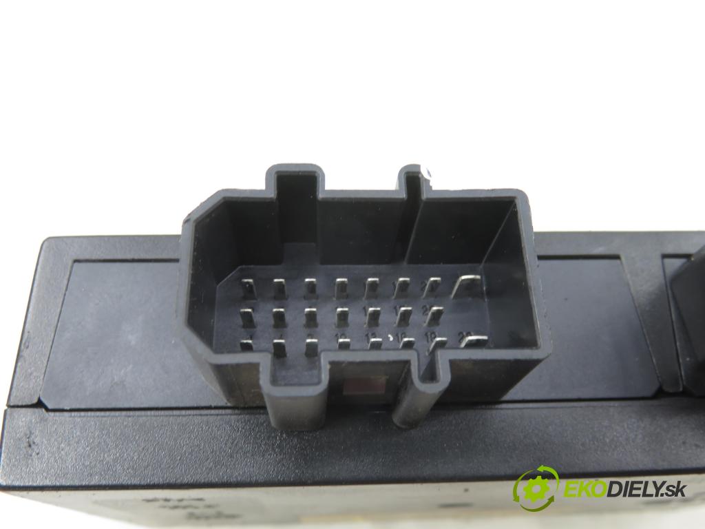 VW NEW BEETLE (9C1, 1C1) HB 1998 85,00 2 - AZJ 1984,00 MODUL komfortu 1J0959799AH ; 5DK00795451 ; 1JM907291