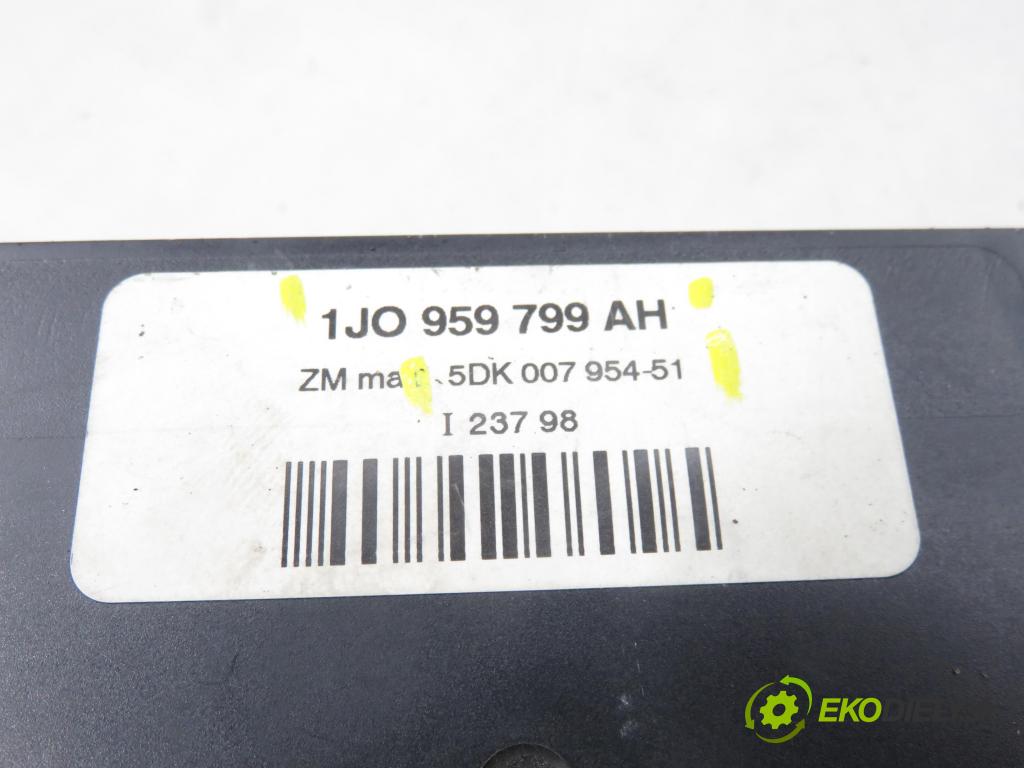 VW NEW BEETLE (9C1, 1C1) HB 1998 85,00 2 - AZJ 1984,00 MODUL komfortu 1J0959799AH ; 5DK00795451 ; 1JM907291