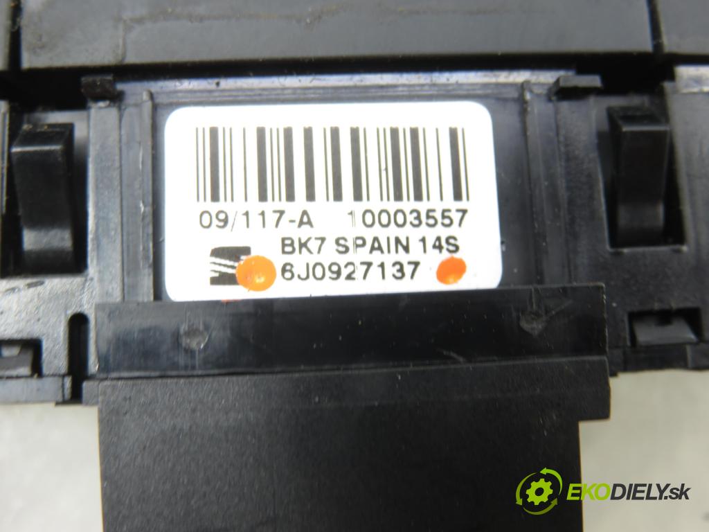 SEAT IBIZA IV (6J5, 6P1) HB 2009 77,00 1.6 - BTS 1598,00 přepínač nouzových 6J0927137