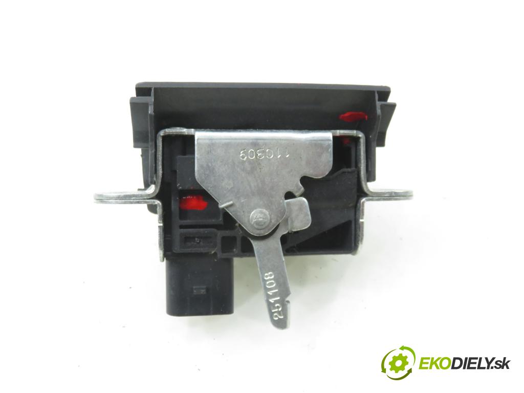 SEAT IBIZA IV (6J5, 6P1) HB 2009 77,00 1.6 - BTS 1598,00 zámok dveří kufr EL. 6J3827505