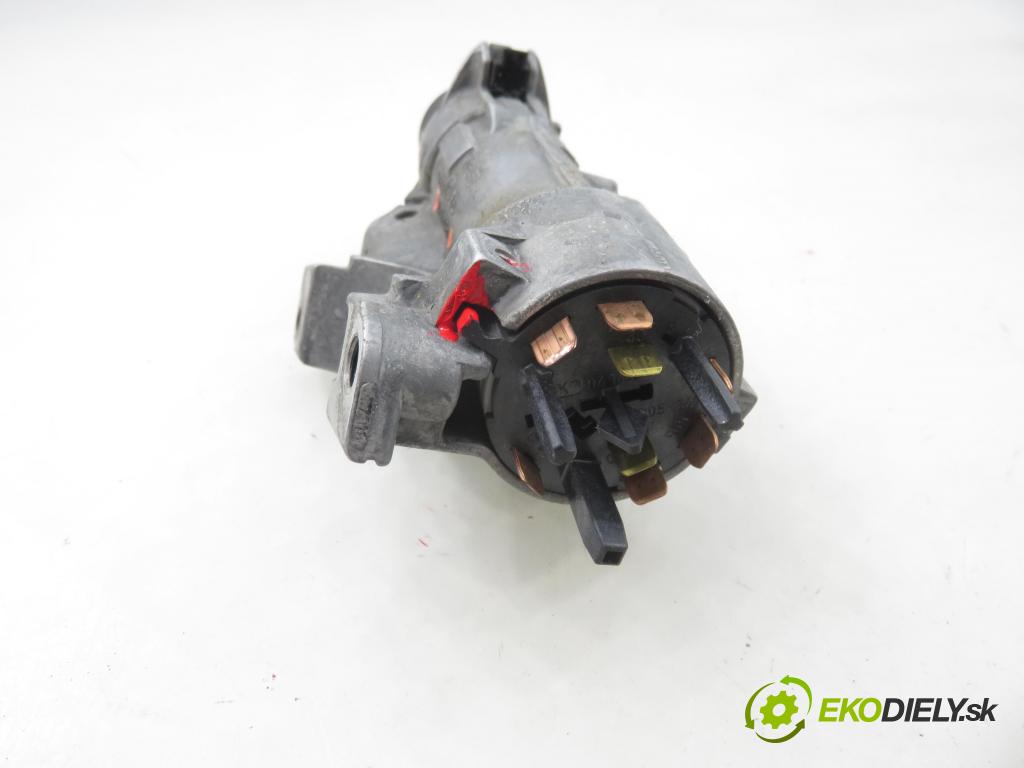 SEAT IBIZA IV (6J5, 6P1) HB 2009 77,00 1.6 - BTS 1598,00 spinačka / zámky 4B0905851C