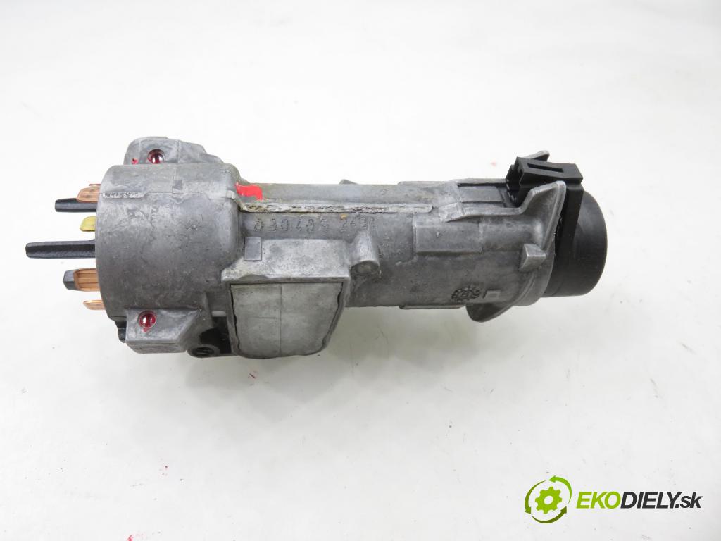 SEAT IBIZA IV (6J5, 6P1) HB 2009 77,00 1.6 - BTS 1598,00 spinačka / zámky 4B0905851C