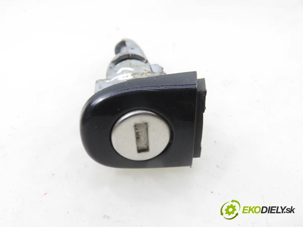 SEAT IBIZA IV (6J5, 6P1) HB 2009 77,00 1.6 - BTS 1598,00 spinačka / zámky 4B0905851C