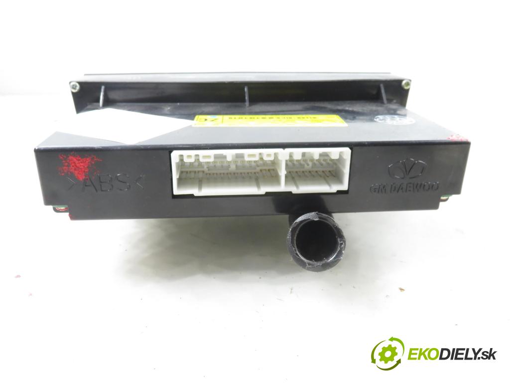 OPEL ANTARA A (L07) SUV 2006 110,00 2.0 CDTI 4x4 - Z 20 DMH 1991,00 Panel kúrenia KLIMATRONIK 96827394