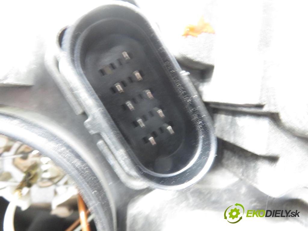 VW POLO (9N_) HB 2002 55,00 1.4 16V - BBY 1390,00 Svetlo PP 6Q1941008M ; 0301190202
