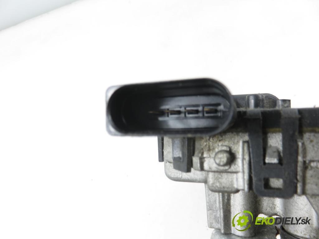 VW POLO (9N_) HB 2002 55,00 1.4 16V 75 - BBY 1390,00 Motorček stieračov 0390241524 ; 6Q1955119A
