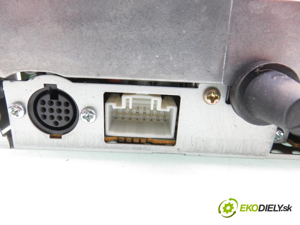 MITSUBISHI PAJERO PININ (H6_W, H7_W) SUV 2002 95,00 2.0 GDI (H67W, H77W) - 4G94 (GDI) 1999,00 RADIO CD MR337279