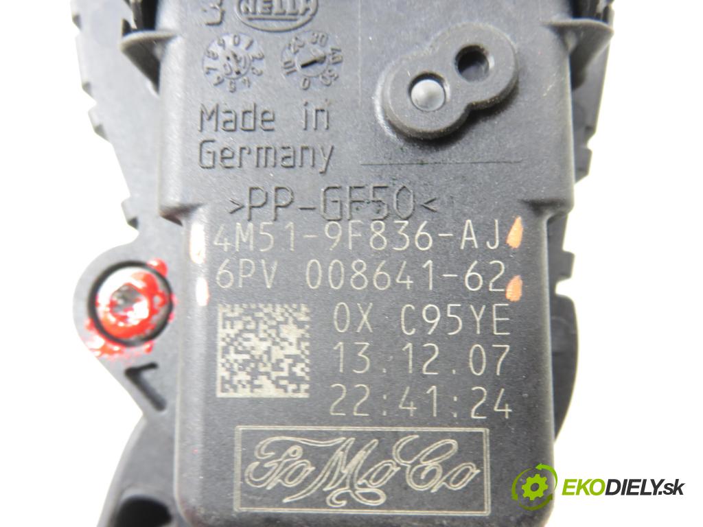 FORD FOCUS II (DA_, HCP) HB 2008 80,00 1.6 TDCi - G8DA 1560,00 Potenciometer plynu 4M519F836AJ ; 6PV00864162 (Potenciometer plynového pedálu)