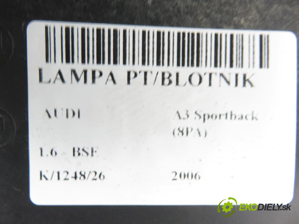 AUDI A3 Sportback (8PA) HB 2006 75,00 1.6 - BSE 1595,00 Svetlo pravé zadné