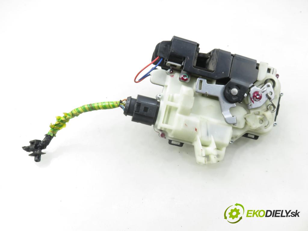VW NEW BEETLE (9C1, 1C1) HB 1998 85,00 2 - AZJ 1984,00 zámok 172109