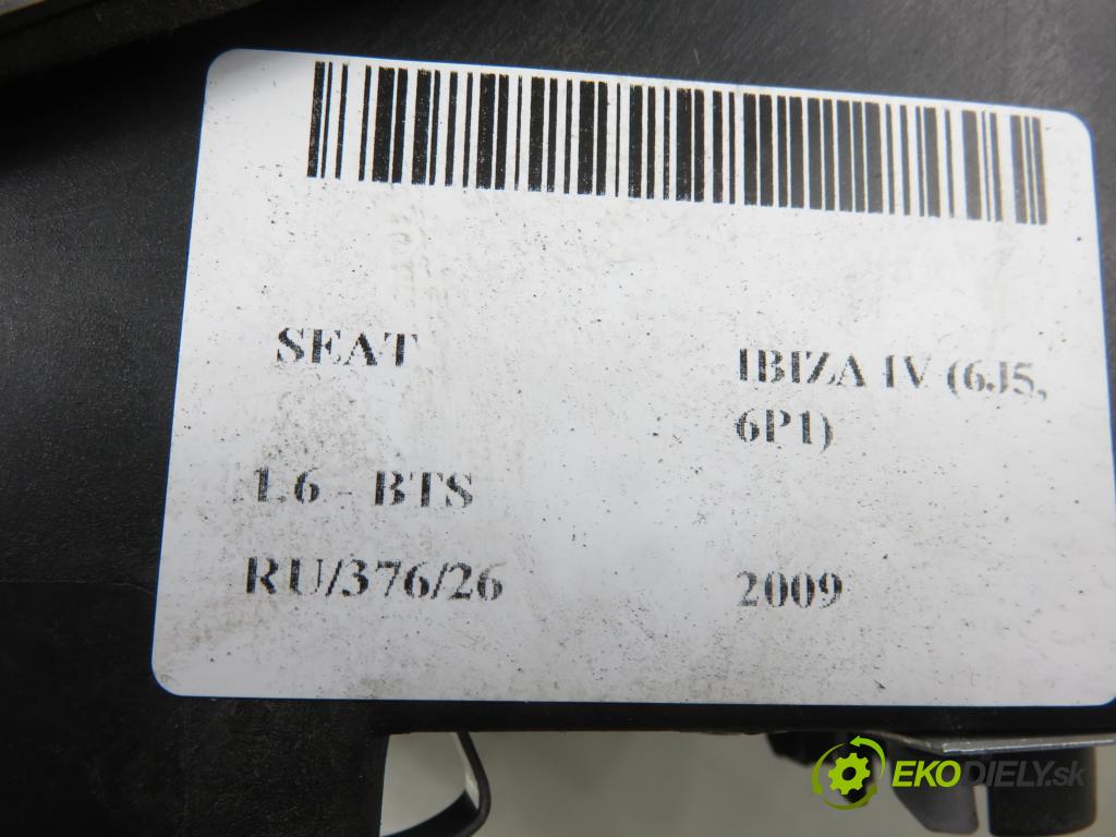 SEAT IBIZA IV (6J5, 6P1) HB 2009 77,00 1.6 - BTS 1598,00 PŘÍSPĚVEK svetla pravý ZADNÍ: 89392910
